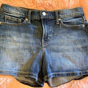 Banana Republic women’s Mid rise premium denim shorts Size 28